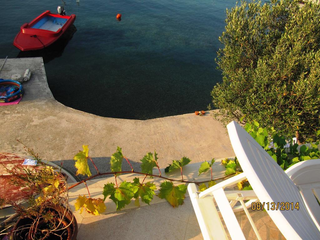 Apartmans And Rooms Dunjini Dvori Korčula Екстериор снимка
