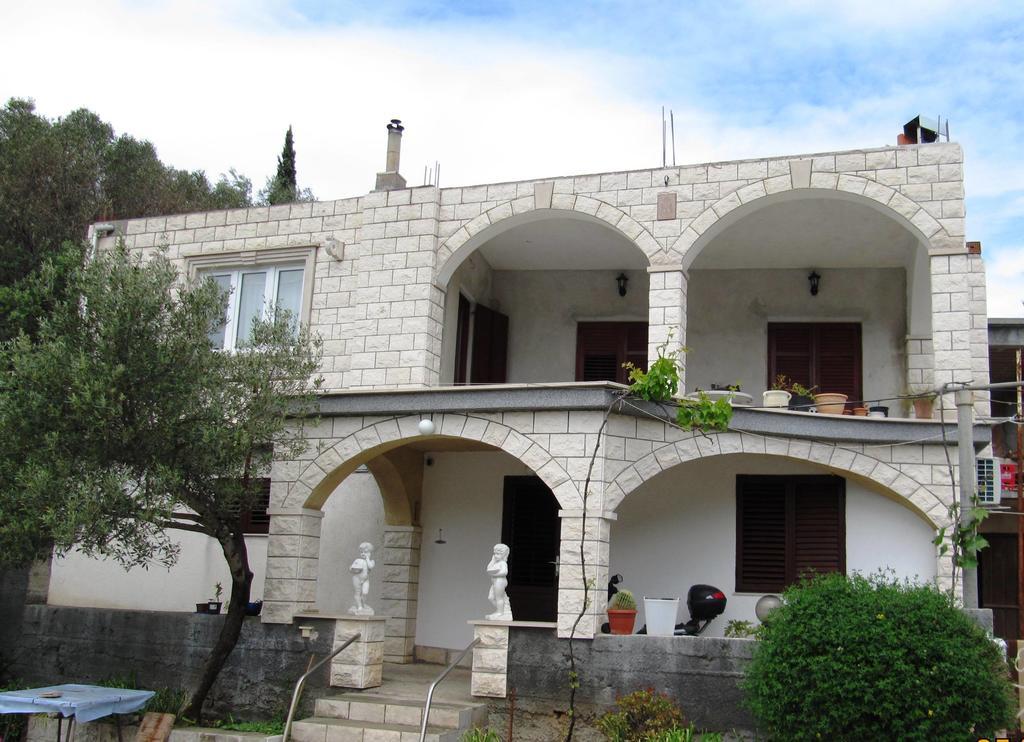 Apartmans And Rooms Dunjini Dvori Korčula Екстериор снимка