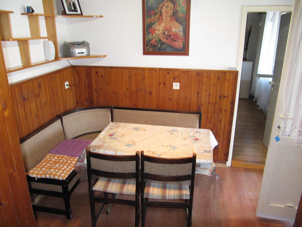 Apartmans And Rooms Dunjini Dvori Korčula Стая снимка