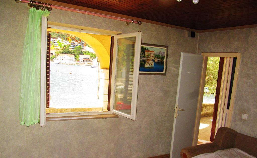 Apartmans And Rooms Dunjini Dvori Korčula Екстериор снимка