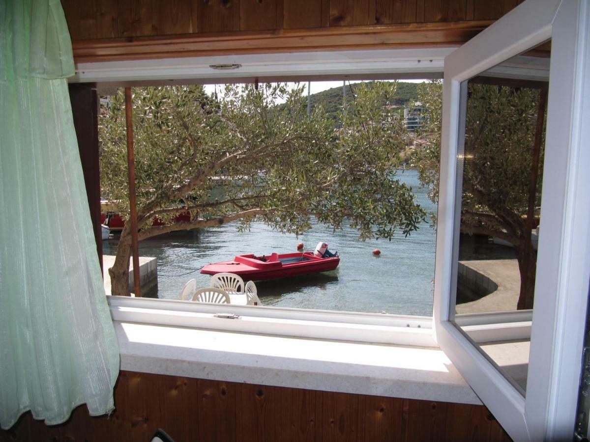 Apartmans And Rooms Dunjini Dvori Korčula Екстериор снимка