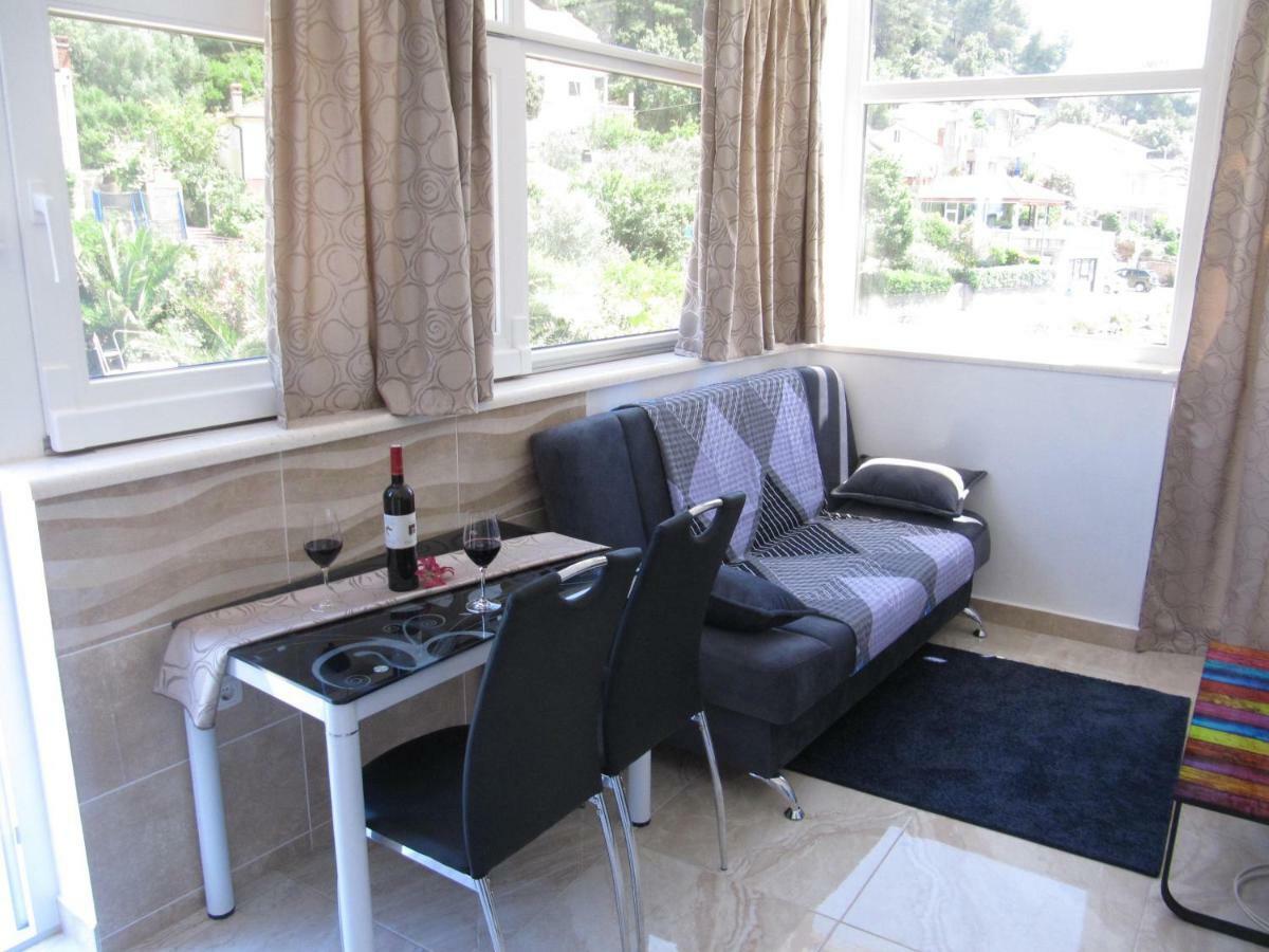 Apartmans And Rooms Dunjini Dvori Korčula Екстериор снимка