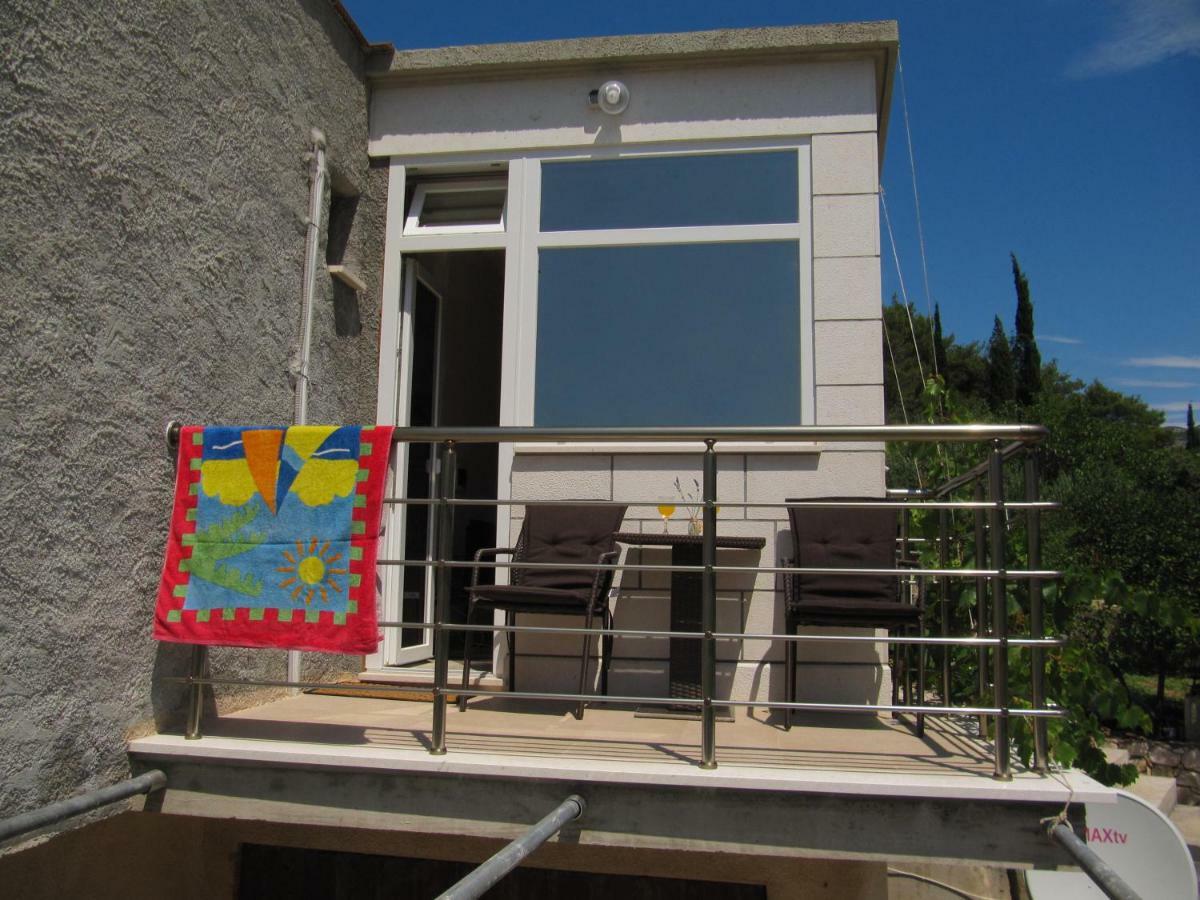 Apartmans And Rooms Dunjini Dvori Korčula Екстериор снимка