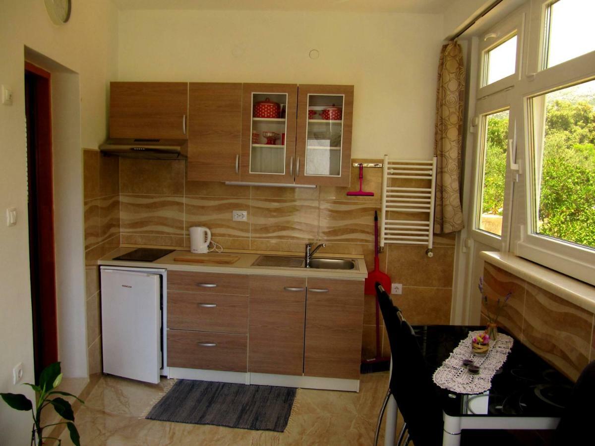 Apartmans And Rooms Dunjini Dvori Korčula Екстериор снимка