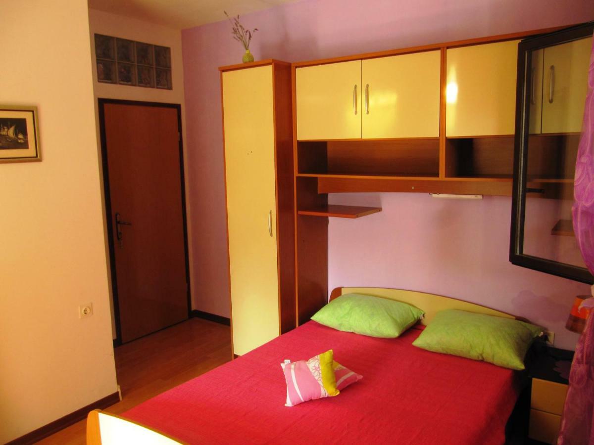 Apartmans And Rooms Dunjini Dvori Korčula Екстериор снимка