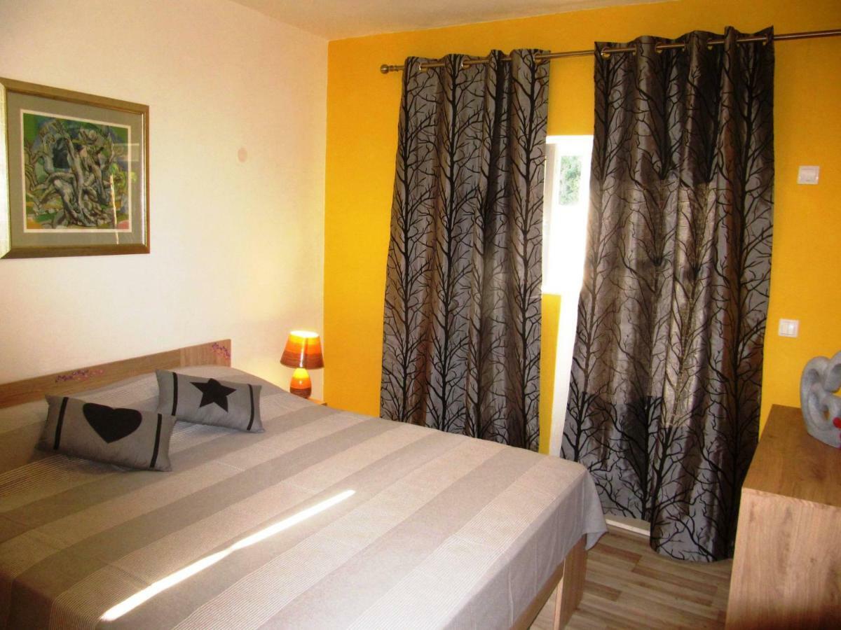 Apartmans And Rooms Dunjini Dvori Korčula Екстериор снимка