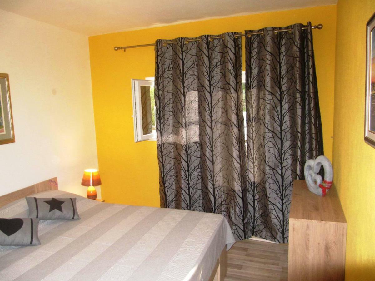 Apartmans And Rooms Dunjini Dvori Korčula Екстериор снимка