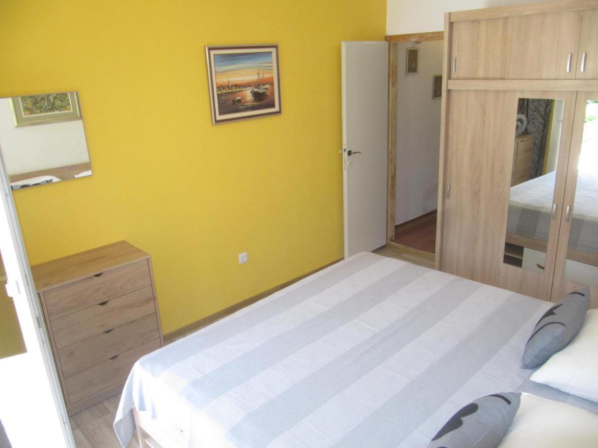 Apartmans And Rooms Dunjini Dvori Korčula Екстериор снимка